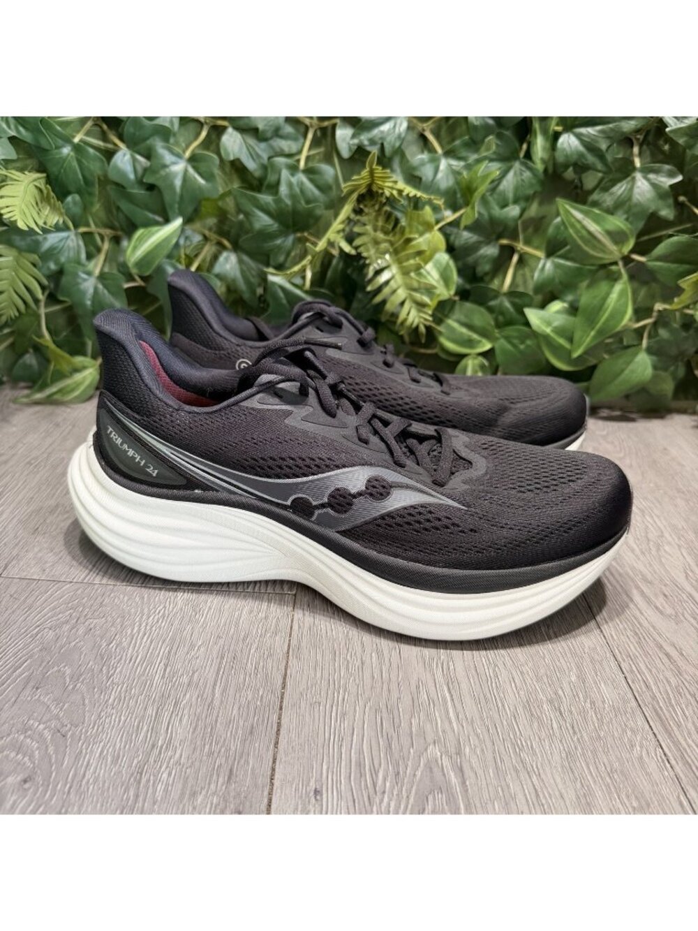 Saucony Triumph 24 Men’s Size 8.5 black/white’ Running Shoes